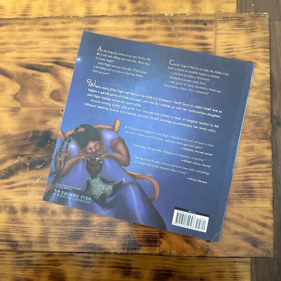 Little Night Nochecita Bilingual Spanish/English Paperback Book - Picture 6 of 7